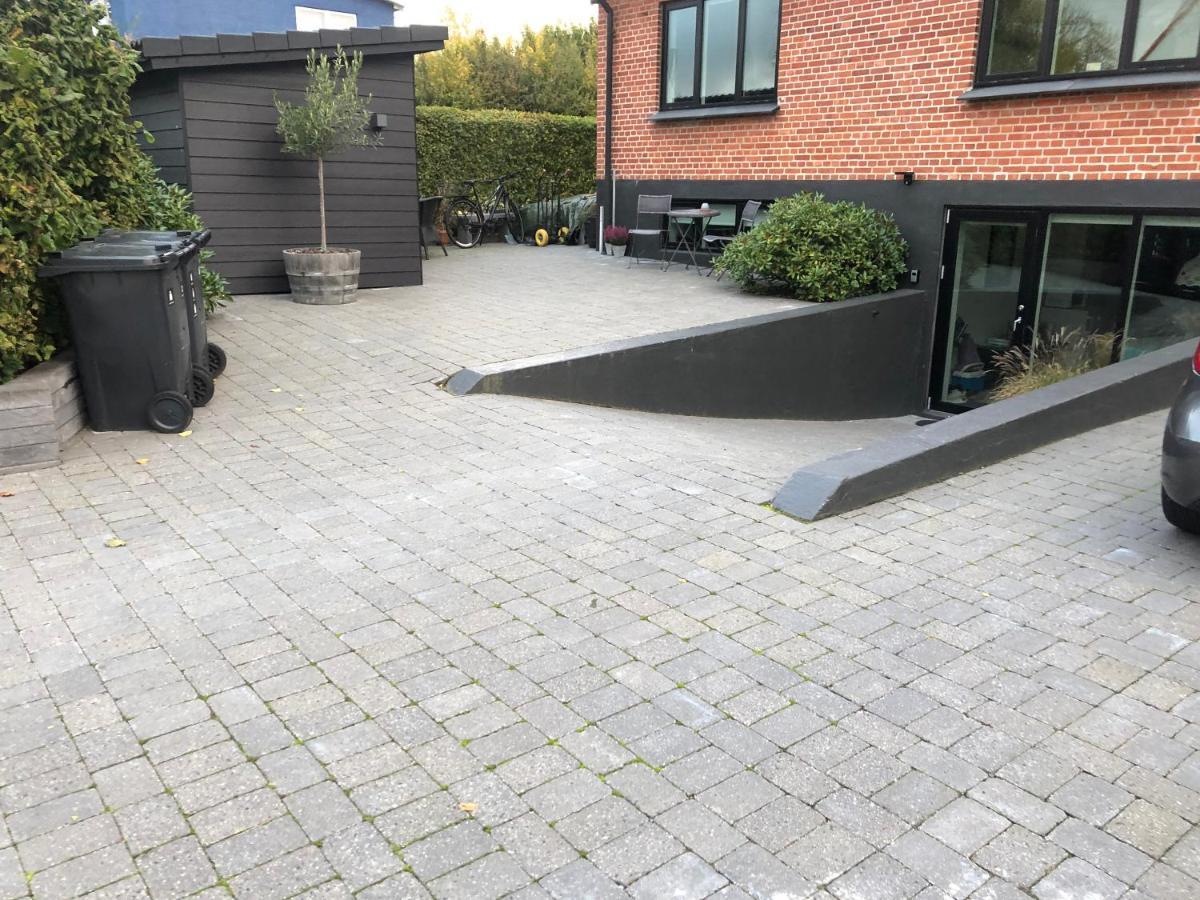 Nyistandsat Hojloftet Kaelderlejlighed Pa 70 M2 I Viborg Centrum, Med Plads Til 4 Personer ภายนอก รูปภาพ